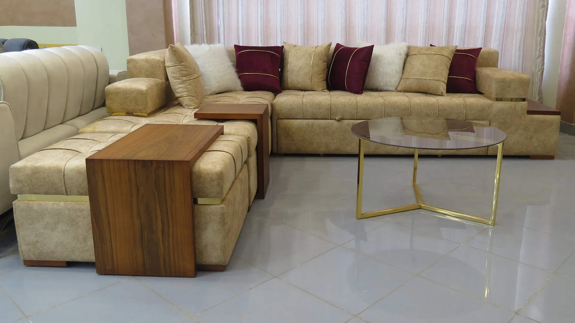 ركنة مودرن حرف L